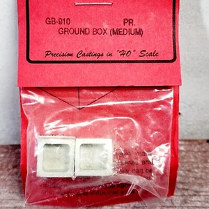 Detail West GB-910 MEDIUM GROUND BOX BATTERY VAULTS - 1 pair - HO Model Railroad - Picture 1 of 3