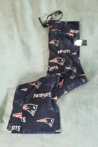New England Patriots NFL Concepts Sports Sweep Women's Pajama Pants-Size Large Cover