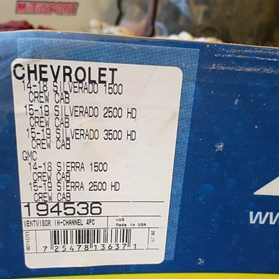 Visores de ventilación para ventanas con cinta adhesiva AVS 94536 para GMC Sierra Chevy Silverado 14-18 Foto 1 de 4