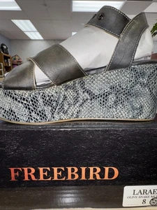 Freebird Larae olivfarbene Schlange neu im Karton Größe 8 - Bild 1 von 7