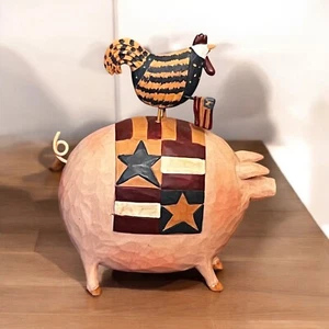 2007 Williraye Studio Folk Art "History Repeats Itself" USA Pig And Chicken - Picture 1 of 6