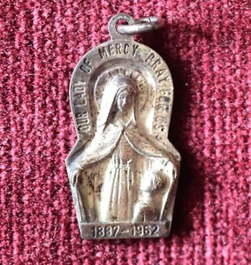 Vintage Silver Plated Our Lady of Mercy Mission Medal Pendant 1887-1962 Chicago - Picture 1 of 2