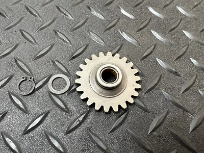 01-13 2008 YAMAHA YZ250F BOMBA DE ÓLEO FABRICANTE DE EQUIPAMENTO ORIGINAL ENGRENAGEM OCIOSA 5NL-13341-00-00 - Imagem 1 de 4