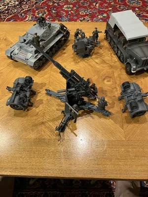 Lote de transportador de tropas antiaéreas de artillería de tanques alemanes del siglo XXI de la Segunda Guerra Mundial Foto 1 de 4