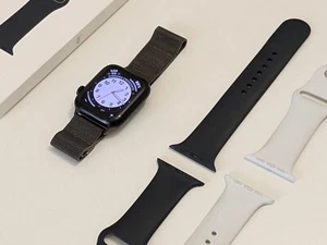 Apple Watch SE (2022) 44mm LTE + 3 cinturini + Google Nest mini - Zdjęcie 1 z 6