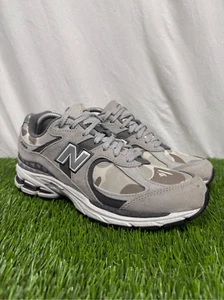 Größe 9 - New Balance BAPE x 2002R Apes Together Strong - Grey Camo - Bild 1 von 9