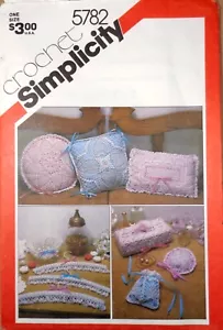 Simplicity Vintage Handarbeit Häkelanleitung 5782 Kissen Aufhänger & Beutelbeutel - Bild 1 von 2