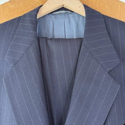 Traje Tom James Para Hombre 42L Azul Marino Rayas 2 Botones Imagen Corporativa A Medida Foto 1 de 4