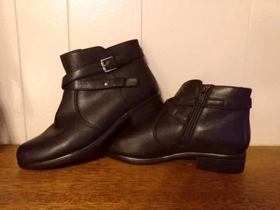 Botas 6M YUU con Cremallera al Tobillo Estilo Becca Negras Ligeramente Usadas Gran Forma Foto 1 de 4