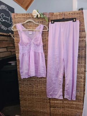 Nuevo con etiquetas Pijama Vintage Satinado Velrose Lila Talla M Satinado con Borde de Encaje Sin Mangas Top Foto 1 de 4