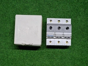 Interruptor de carga Power Controls RSL 363 para fusibles DO 63A-400V 3 polos - Imagen 1 de 3