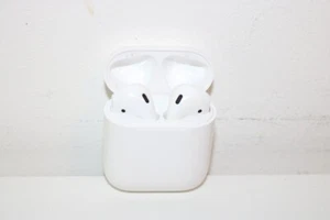 GENUINE Apple AirPods 2nd Generation with Wireless Charging Case A2031 - White - Zdjęcie 1 z 6
