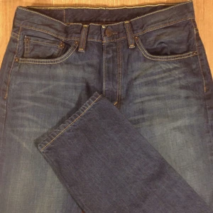 LEVI'S 505 Jeans REGULAR/STRAIGHT FIT 32x30 Darker Distressed *XLNT EUC* J111617 - Picture 1 of 2