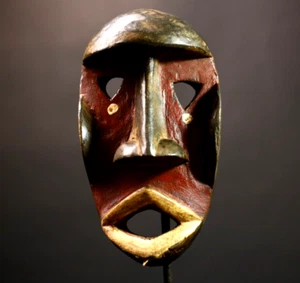 Afrikanische Maske Dan Stamm rotes Gesicht ausgeschnittene Augen Wanddeko Holz Skulptur - G4505 - Bild 1 von 24