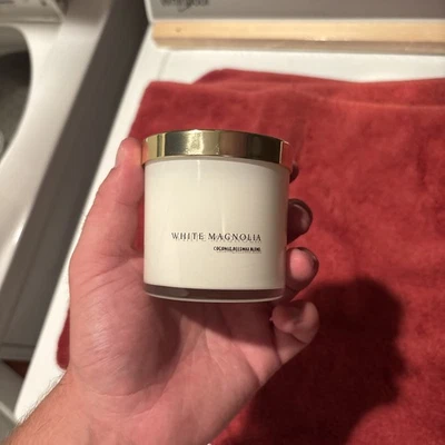 Mezcla de cera de abejas de coco White Magnolia Foto 1 de 2