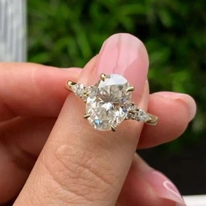 Verlobungsring 2,68 kt Ovalschliff Moissanit drei Steine 14 K Gelbgold vergoldet - Bild 1 von 8