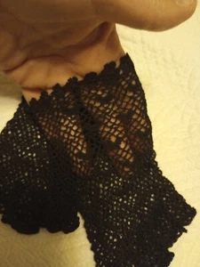 Par de guantes sin dedos de malla negra con corazones talla pequeña - Imagen 1 de 3