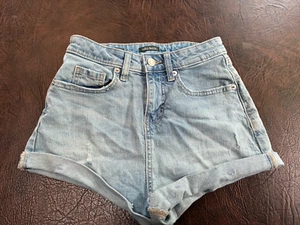 Size 00 WILD FABLE HIgh Rise Jean Shorts Rolled Cuff Distressed. - Bild 1 von 5