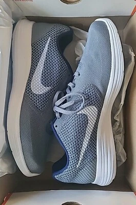 Nike  Revolution  3  Sn74 Gr 9 44 Laufschuh - Bild 1 von 4