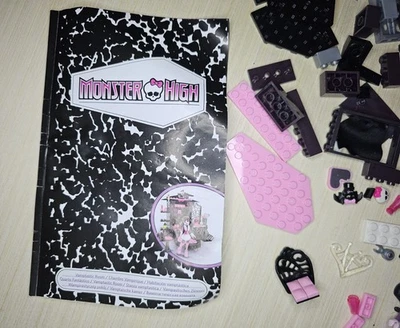 Mega Bloks Monster High Draculaura Vamptastic Room With FIGURE 99% Complete  - Image 1 of 4