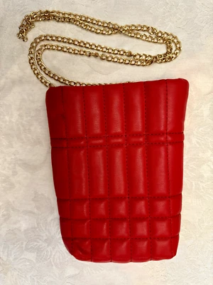 Bolso cruzado rojo pequeño Urban Expressions Foto 1 de 2