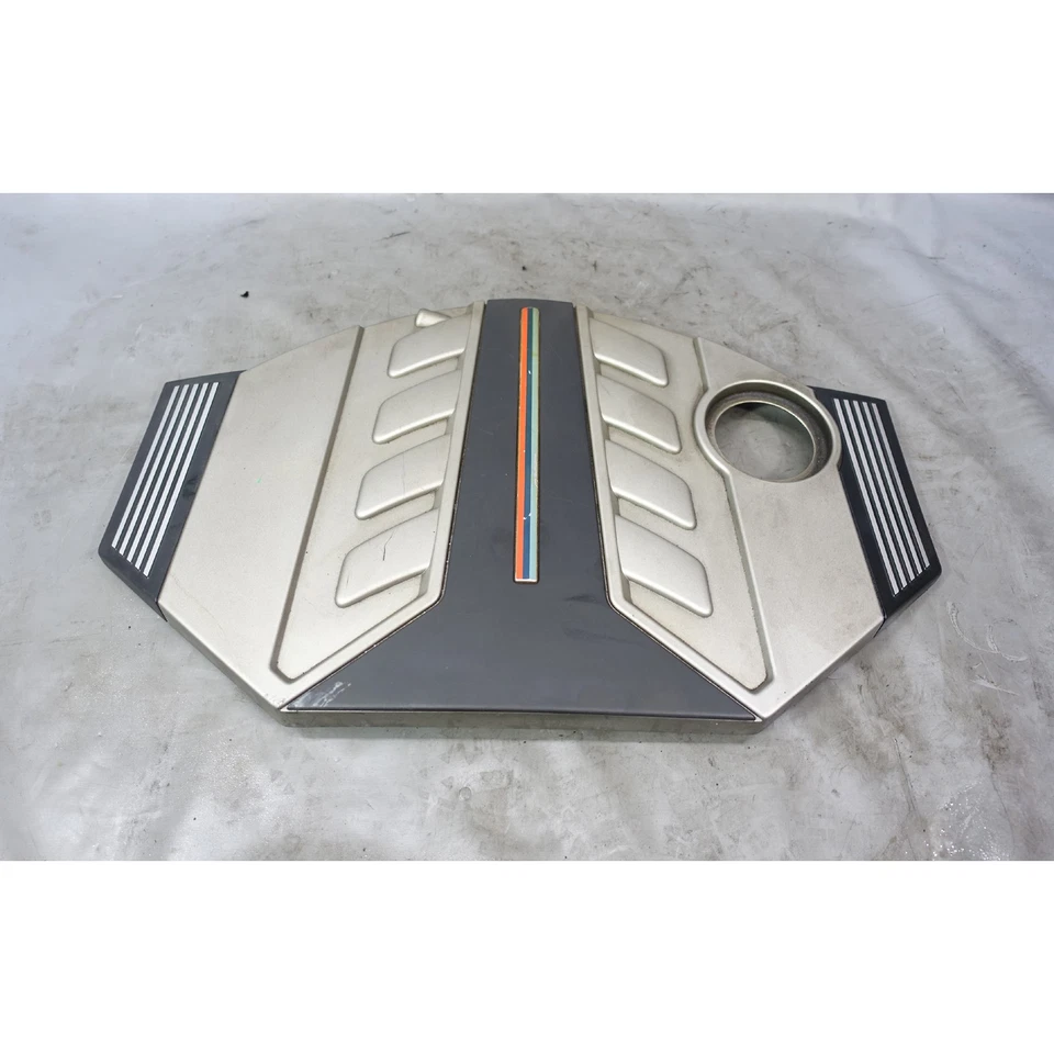 Поврежденная задняя пластиковая крышка двигателя для BMW E70 X5M E71 X6M S63 2010-2014 годов выпуска - Изображение 1 из 4