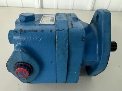 Vickers V20F 1P6P 38C8H 22 Vane Power Steering Pump - Image 1 of 4