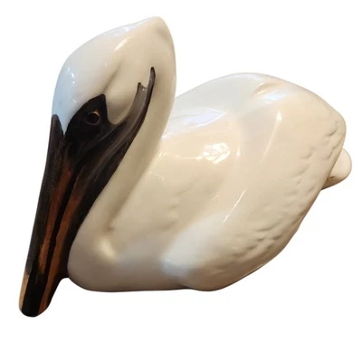Escultura de cerámica de pelícano blanco americano sentado cerámica Townsend de colección 145 W Foto 1 de 4
