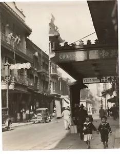 Foto grande 1930 de dos niños en Chinatown San Francisco CA - Imagen 1 de 2