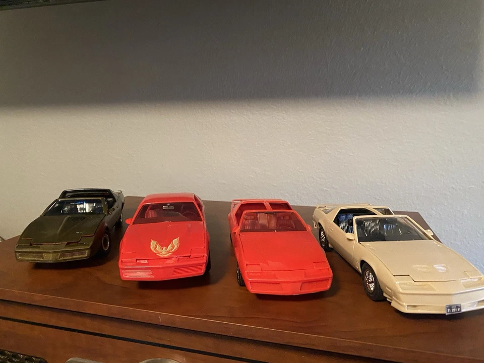 Lote Pontiac Firebird/Trans Am - Imagem 1 de 4