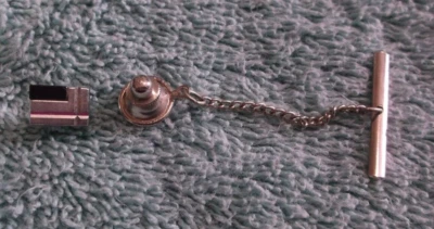 Corbata vintage Swank plateada y piedra negra Foto 1 de 2