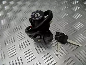 INTERRUPTOR DE ENCENDIDO DE REPUESTO ADECUADO PARA SUZUKI GZ125 MERODEADOR 98-07 - Imagen 1 de 4