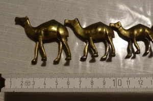Wüsten Dromedar Familie 3 Messing Kamele 346gr Vintage Orient Kunst Arabien - Bild 1 von 4