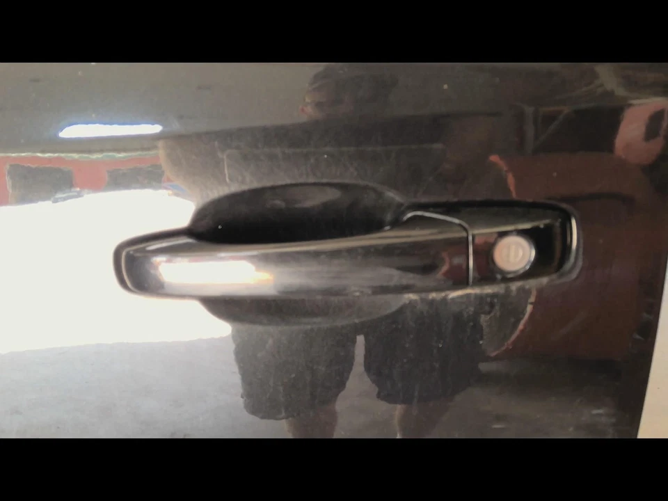 Used Front Left Exterior Door Handle fits: 2013 Chrysler Town & country assembly Foto 1 de 4