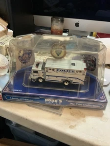 1/64 diecast NYPD Mack Heavy Rescue Code 3 NEVER OPENED ! - Picture 1 of 6