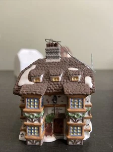 Dept 56 Dickens Heritage Sir John Falstaff Inn 1995 Collectors Edition Ornament - Picture 1 of 11