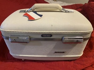 VTG American Tourister White TIARA Train Case Make Up Suitcase No Key - Picture 1 of 13