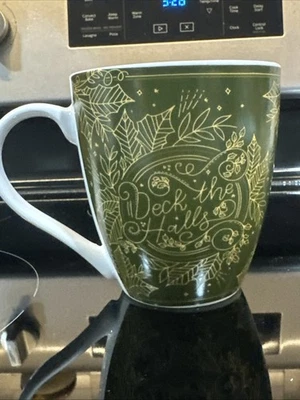 Taza de Navidad de porcelana Pfaltzgraff cubierta The Halls 18 onzas verde salvia rara Foto 1 de 4