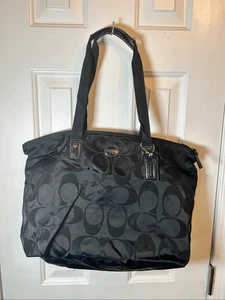 Bolso de Mano Coach Signature Negro Nylon 17x13x7 con Pequeña Bolsa Interior Y2K Hobo - Imagen 1 de 5