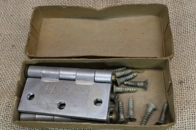 2 puertas de pantalla antiguas 2 1/2 X 2 1/2" bisagras culatas pasador de latón reversible vintage nuevo en caja Foto 1 de 4