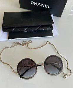 CHANEL runde Sonnenbrille mit Kette - Bild 1 von 11