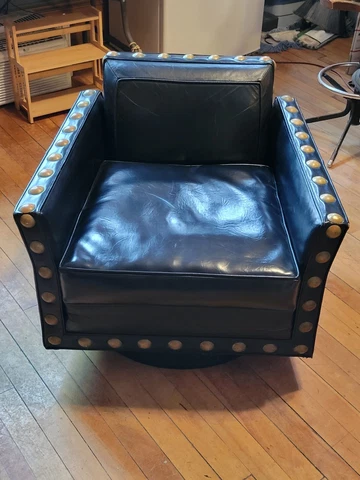 (RARE) Revolving Leather Club Chair, Siebe Baker, c.1960 Cover