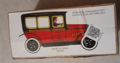 automobilina giocattolo vintage in latta nella confezione originale funzionante - Immagine 1 di 4
