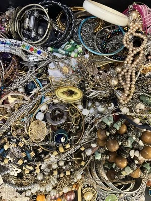 Costume Jewelry Lot 1 Lb- Vintage To Modern- Unsorted- Wearable Jewelry - Image 1 of 4