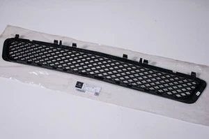 GENUINE MERCEDES E Class Grille W212 2009 - 2016 A2128850523 - Picture 1 of 1
