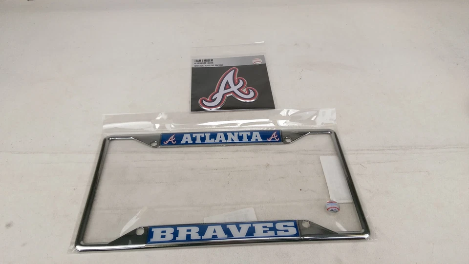 Nuevo 1 marco de matrícula cromado y 1 emblema de calcomanía de aluminio MLB Atlanta Braves Foto 1 de 4