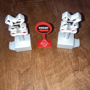 Geotrax Signs Railroad Swap Lot - Picture 1 of 4