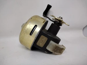 VINTAGE ABU-MATIC 140 GARCIA SPINCAST FISHING REEL MADE IN SWEDEN - Picture 1 of 6