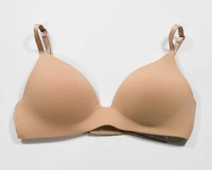 Reggiseno Victoria Secret t shirt leggermente foderato senza fili beige taglia 32C - Foto 1 di 5