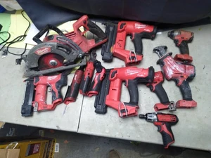 Milwaukee 2746-20 M18 CARBURANTE 18V 18 Gauge Brad Chiodatrice Ricambi_lotto riparazione #15 - Foto 1 di 5